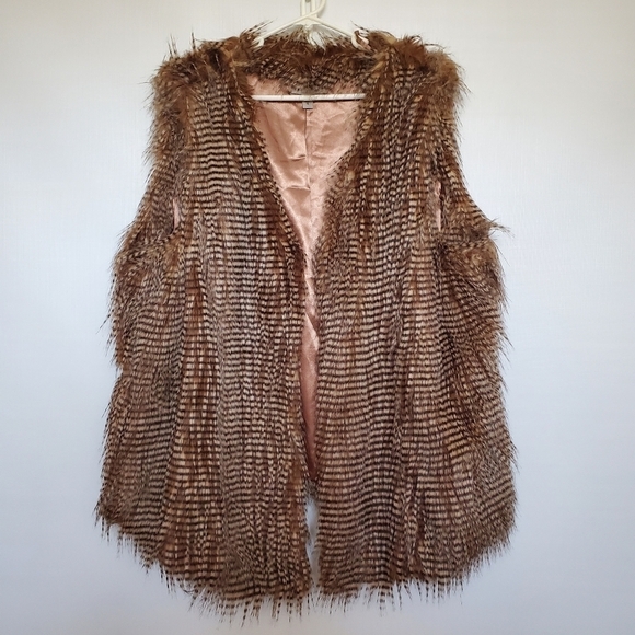 GENEOLOGY VEST FAUX FUR BROWN & CREAM HOOK CLOSURE WOMENS ( 1X ) - Picture 1 of 10